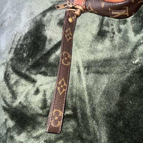 Louis Vuitton Wristlet - Picture 5 of 7